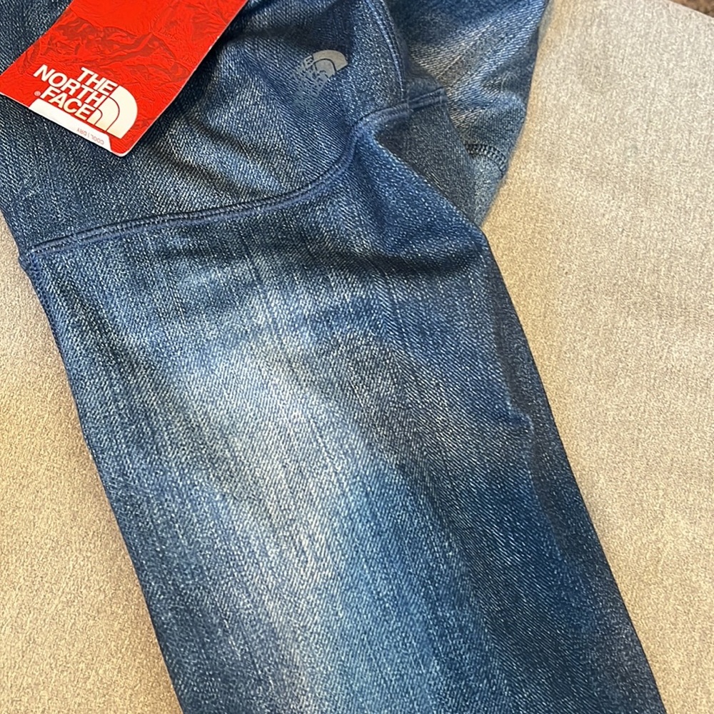 Brand new North Face Leggings - Picture 3 of 3